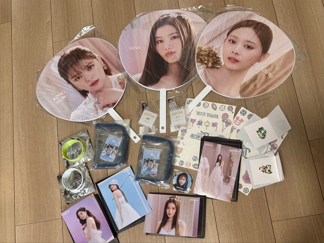 TWICE Ready To Be World Tour 18 Piece Goods Set Uchiwa Pouch 15+