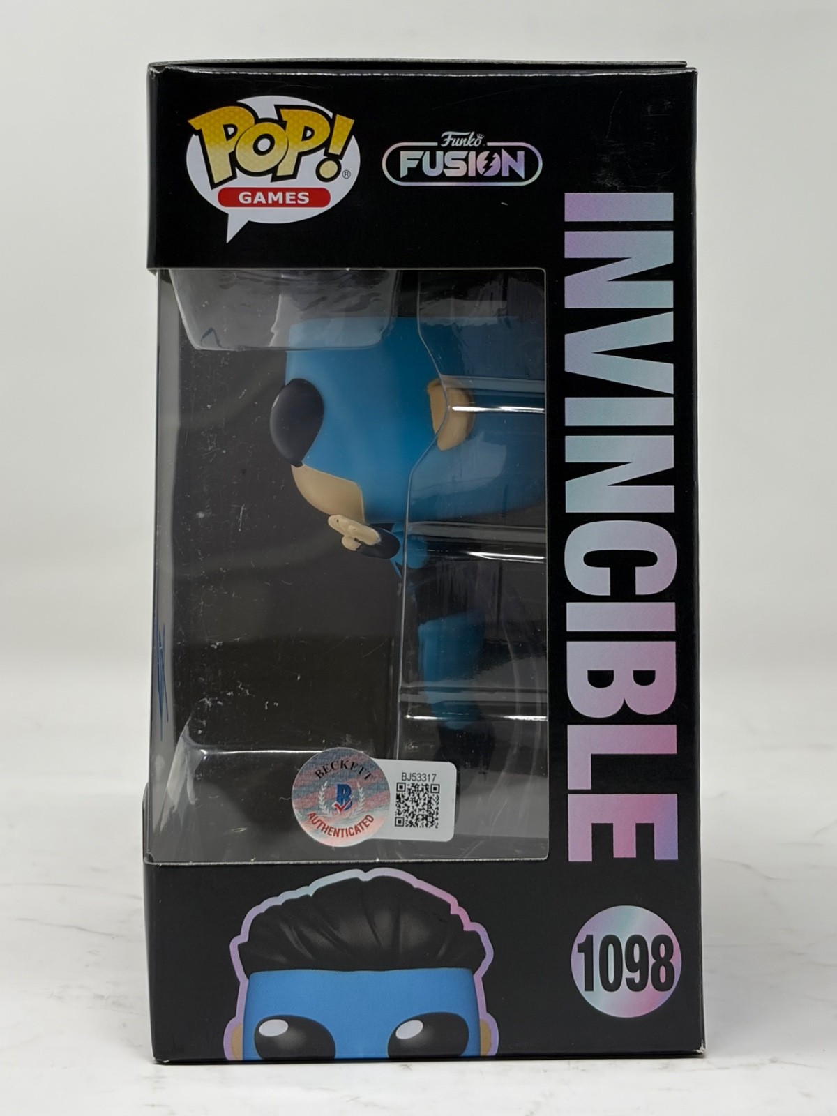Robert Kirkman Invincible Signed Autograph Invincible Funko Pop 1098 Beckett COA