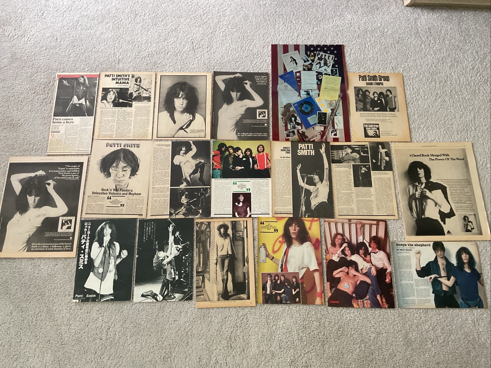 PATTI SMITH 1976 – 1979 VINTAGE MEDIA PRINT & CLIPPINGS, ADS LARGE LOT ARISTA