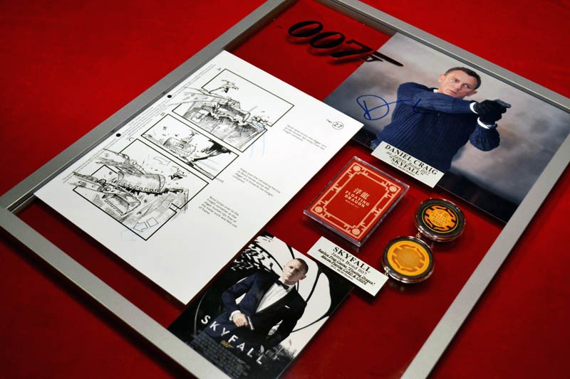 DANIEL CRAIG Signed Autograph, BOND 007 PROP, DVD, SKYFALL STORYBOARD, COA Frame