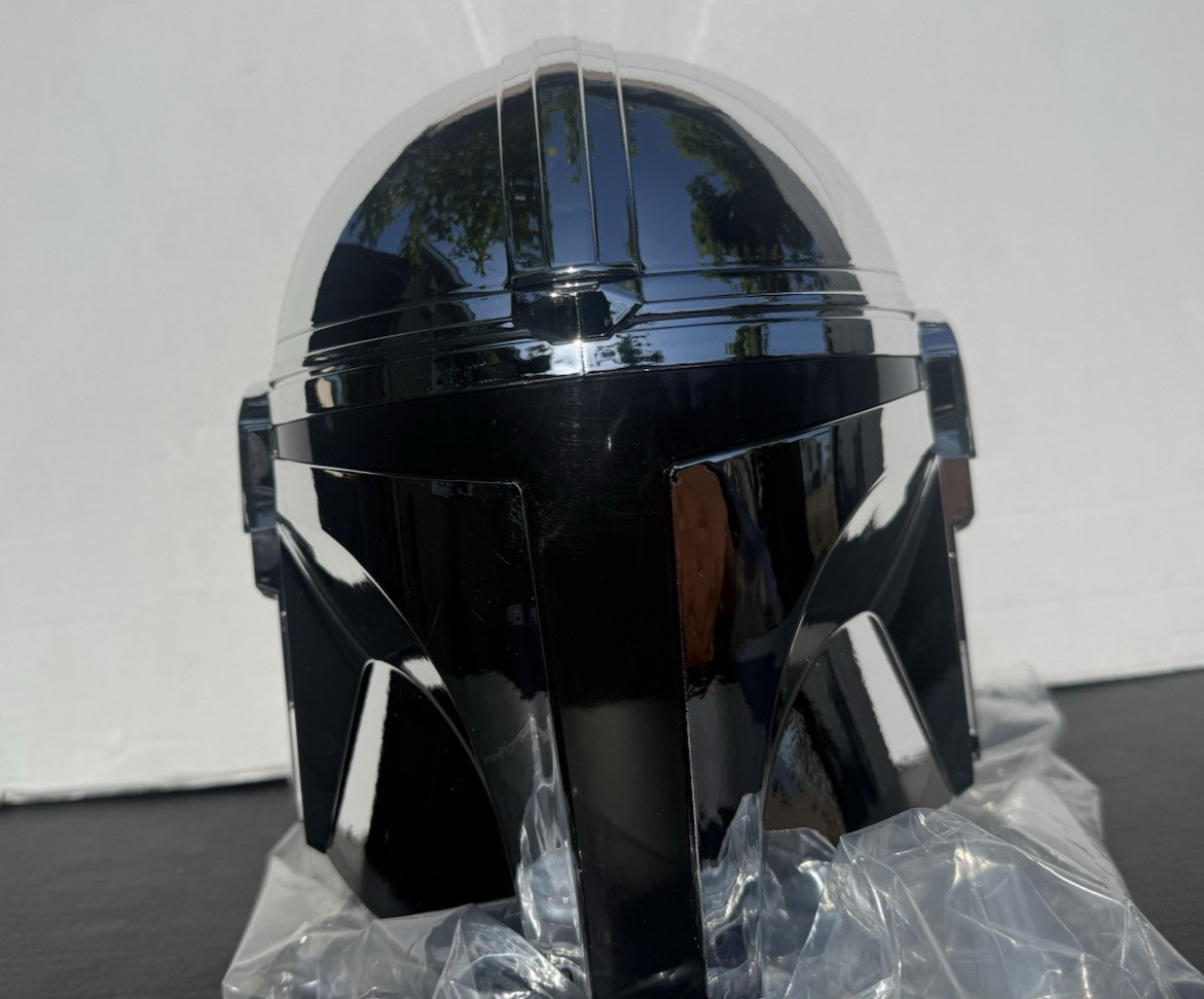 Star Wars Mandalorian And Grogu Helmet Popcorn 130oz Bucket 2026 NEW Din Djarin