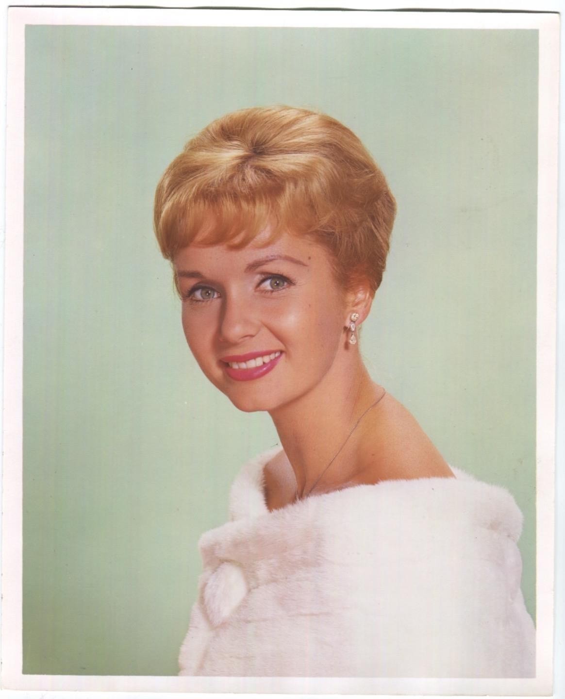 DEBBIE REYNOLDS PHOTO 1959-1962 ORIGINAL PORTRAIT By GENE TRINDL, Glamour IN FUR